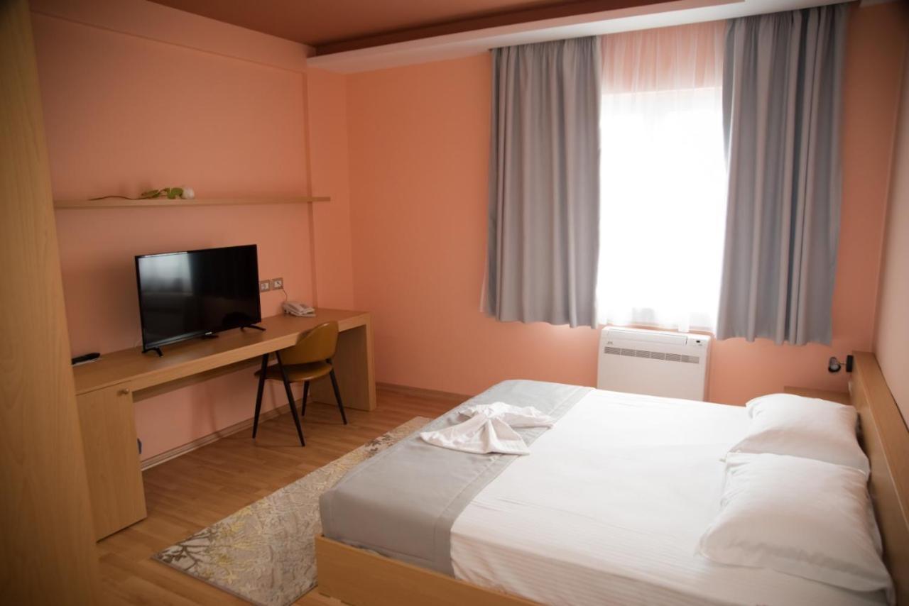 Elite Hotel Pogradec Phòng bức ảnh