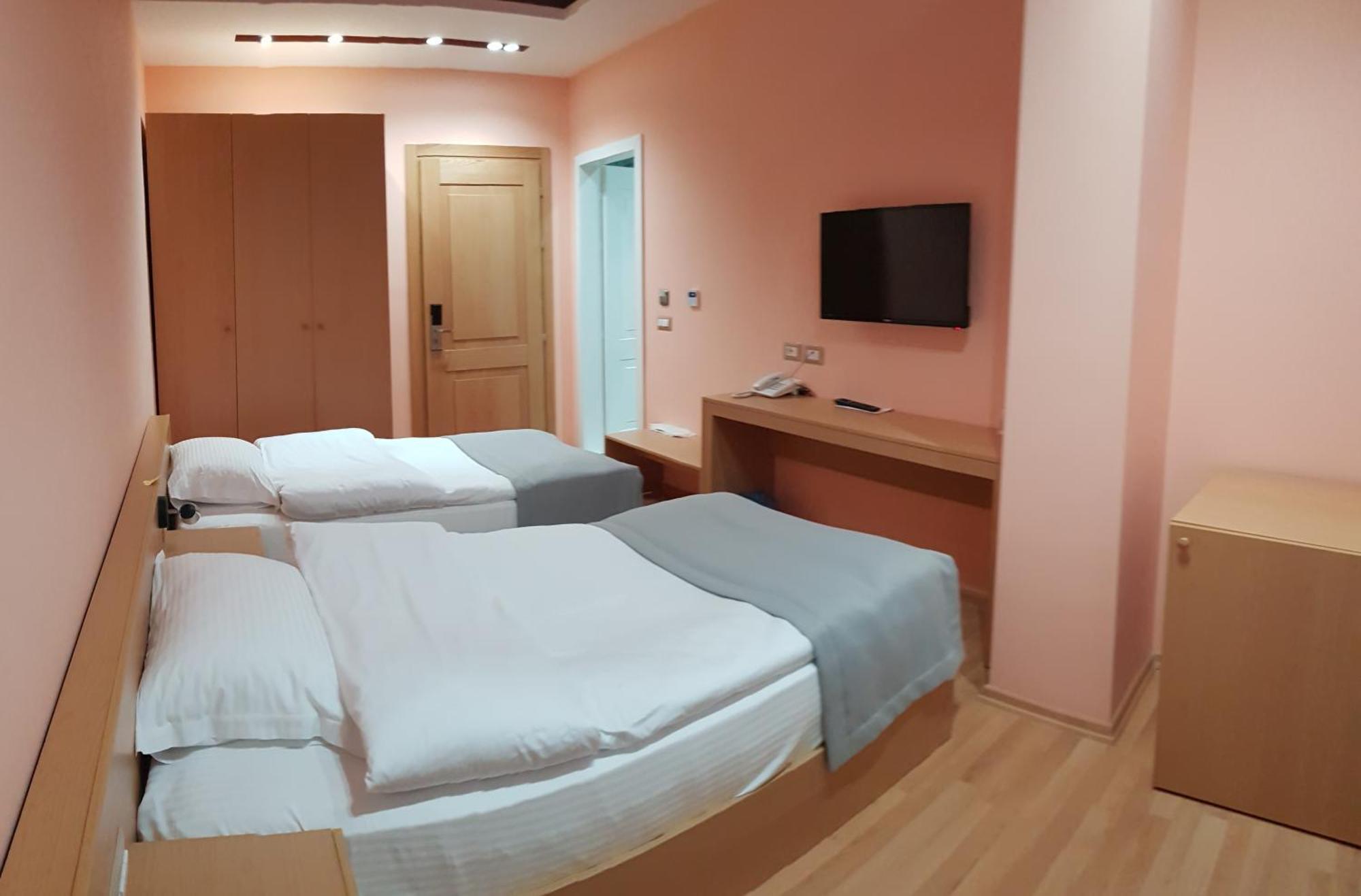 Elite Hotel Pogradec Phòng bức ảnh