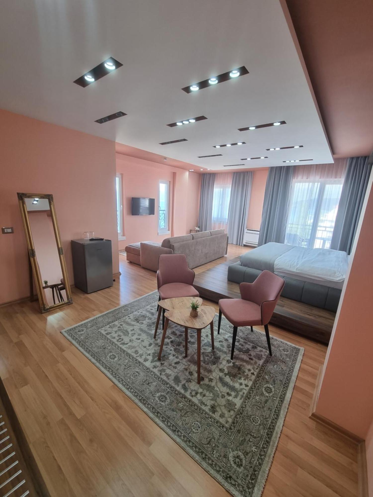 Elite Hotel Pogradec Phòng bức ảnh